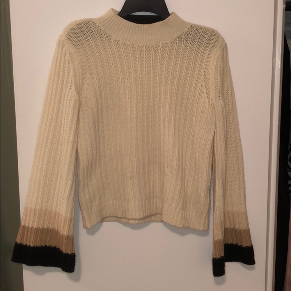 Cashmere sweater ivory with camel to black sleeves